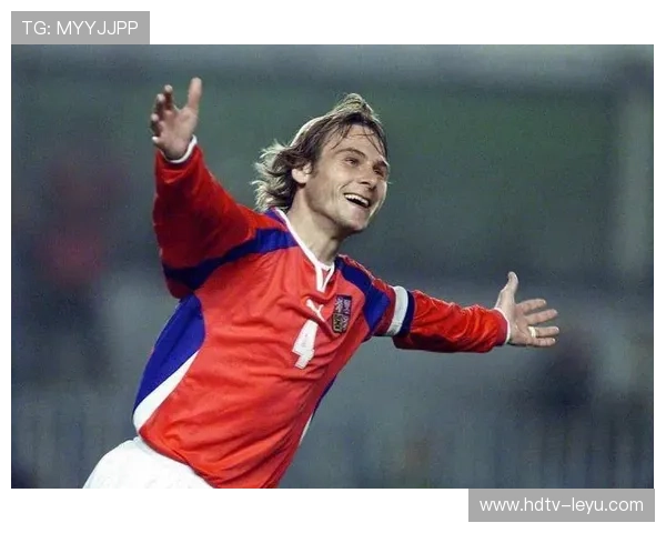 内德维德：捷克足球传奇的辉煌历程与影响力